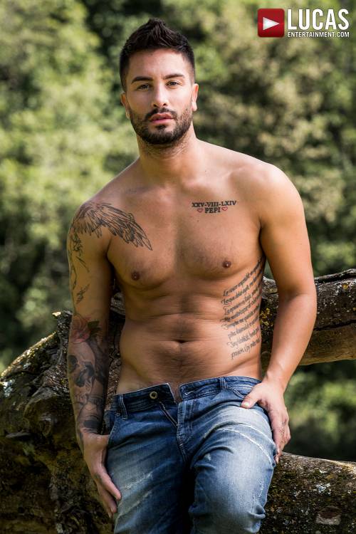 Andrea Suarez - Gay Model - Lucas Raunch