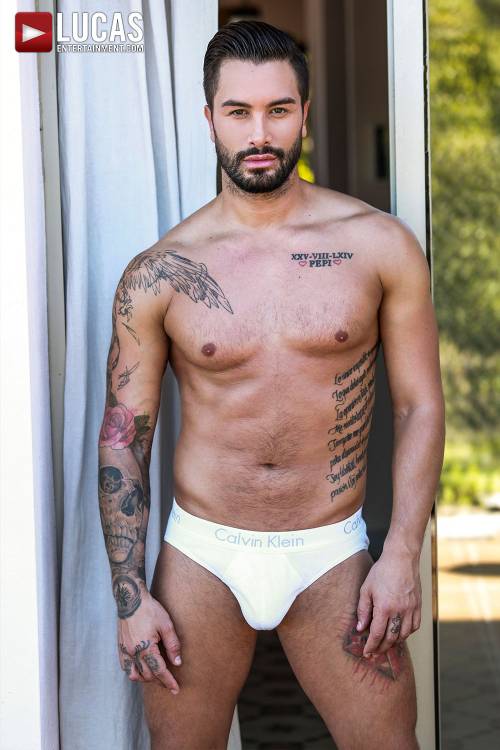 Andrea Suarez - Gay Model - Lucas Raunch