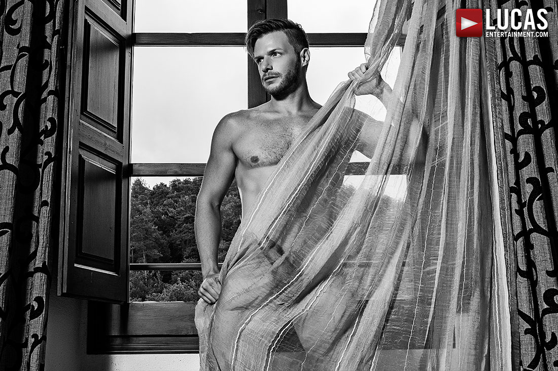 Brian Bonds - Gay Model - Lucas Raunch