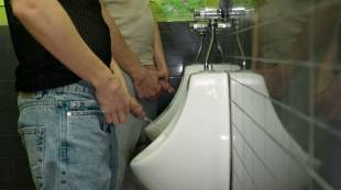 omikink-and-brady-massage-have-a-piss