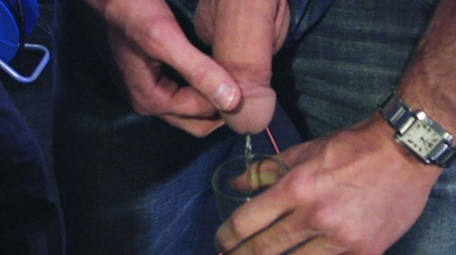 Milan Gamiani's Piss Shot with Michael Lucas